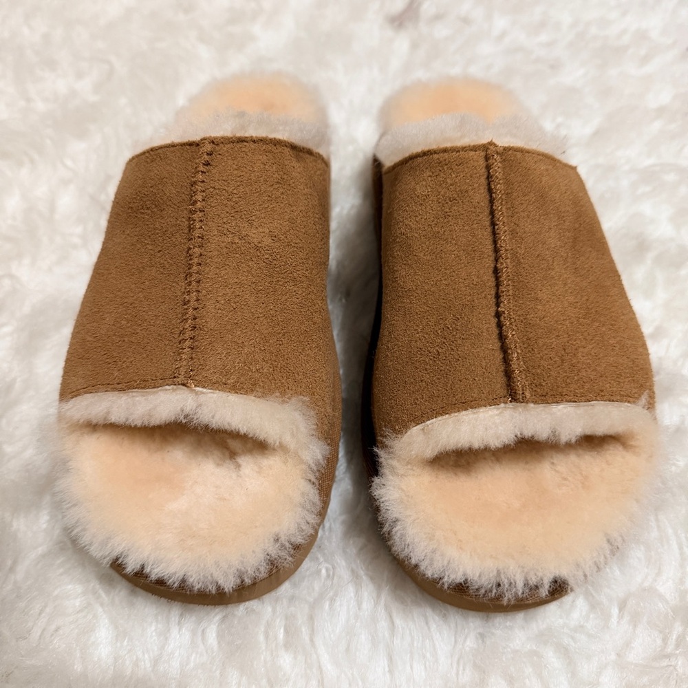 UGG Chestnut Shearling-Lined Slide